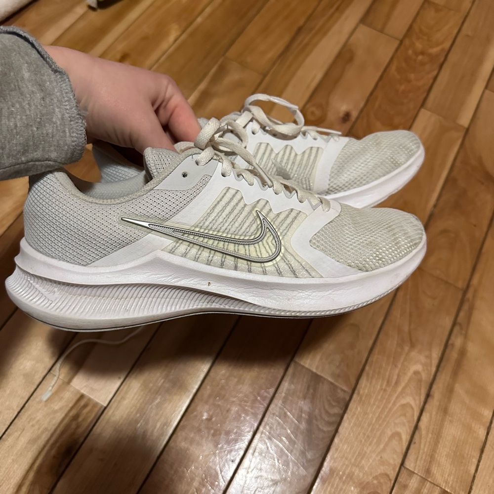 Nike tennis shoes